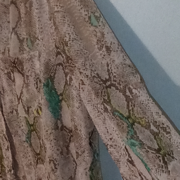 Covington Essentials Sheer Blouse Size Medium Print Tan Brown Green Teal - Picture 5 of 12